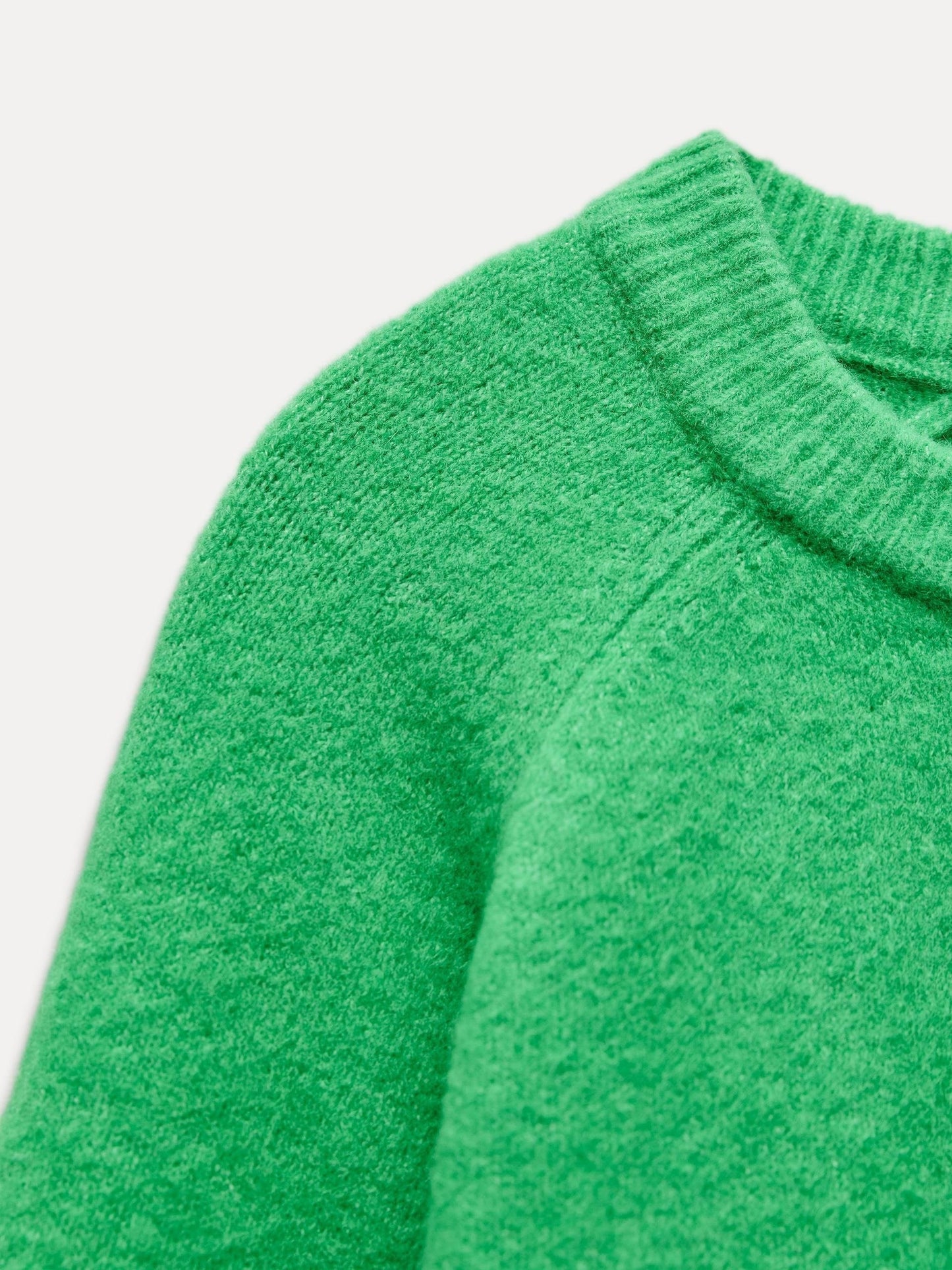 GREEN SOFT KNIT SWEATER